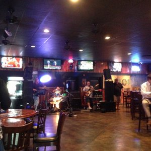 Rusty's Raw Bar and Grill Island Park
